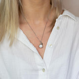 Howlith Embrace Halskette Silber