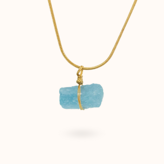 Aquamarijn ruwe steen ketting goud