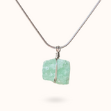 Fluoriet ruwe steen ketting zilver