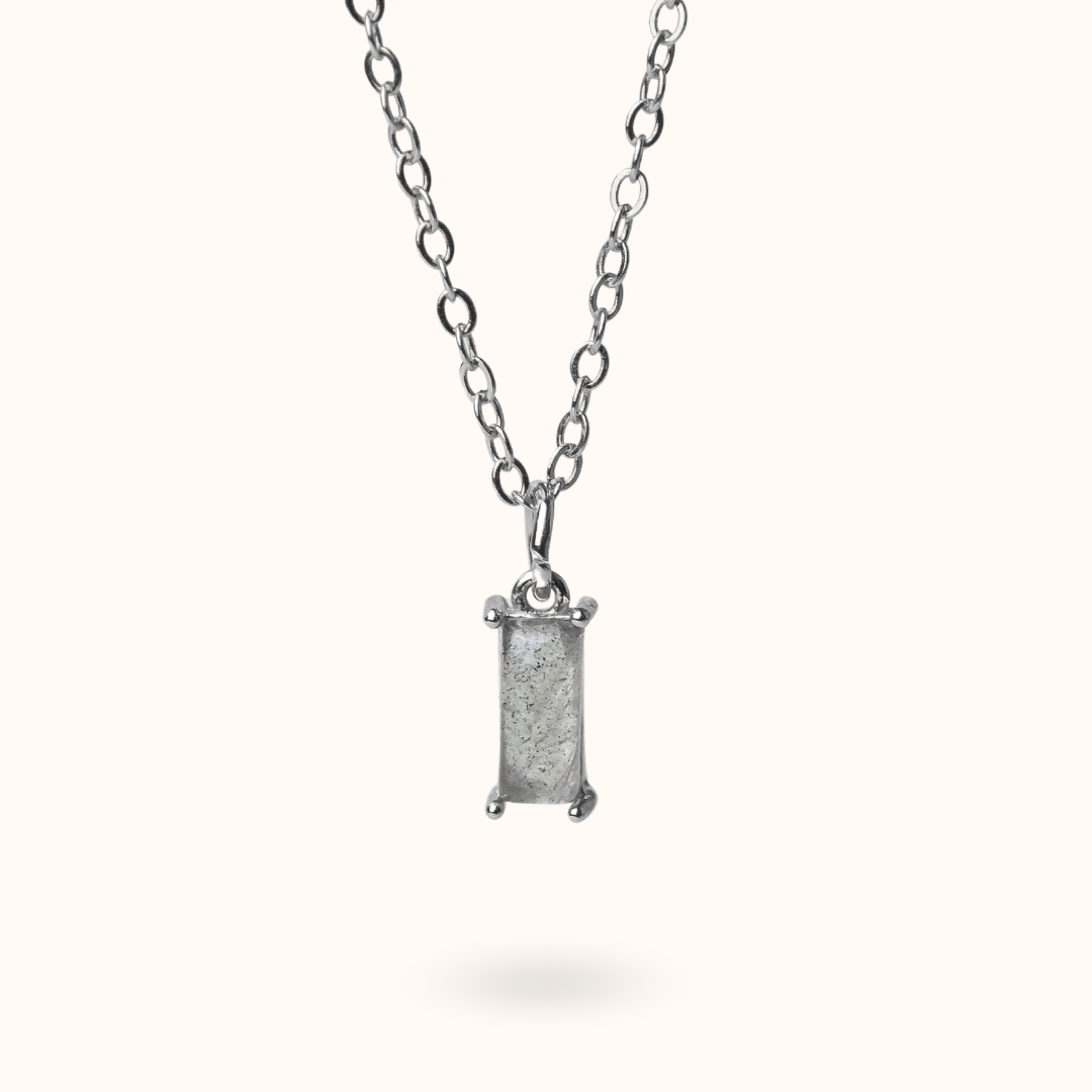 Fine Line Necklace Labradorite (Protection) Rectangle Silver