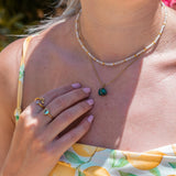 Apatiet ruwe steen ketting goud