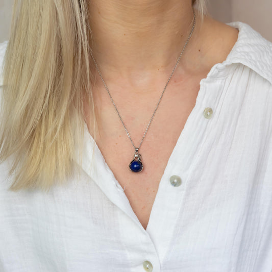 Lapis Lazuli Embrace Necklace Silver