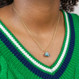 Apatiet ruwe steen ketting goud